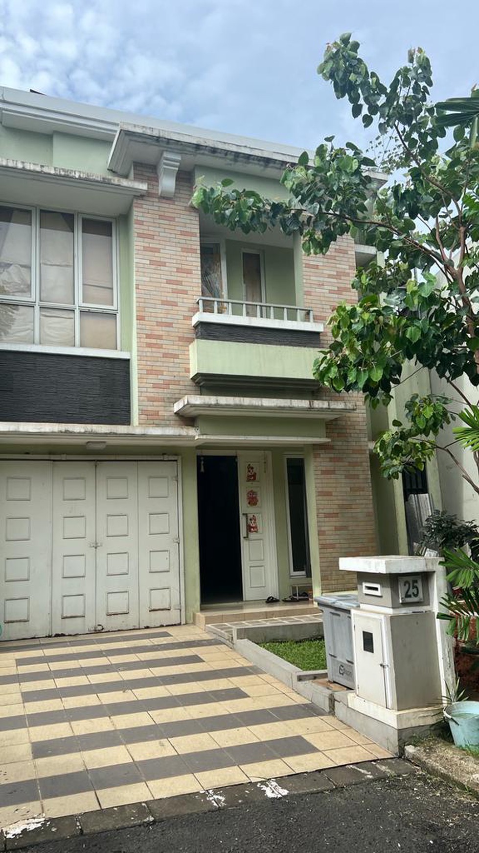 Dijual rumah di Edison Timur Gading serpong Tangerang