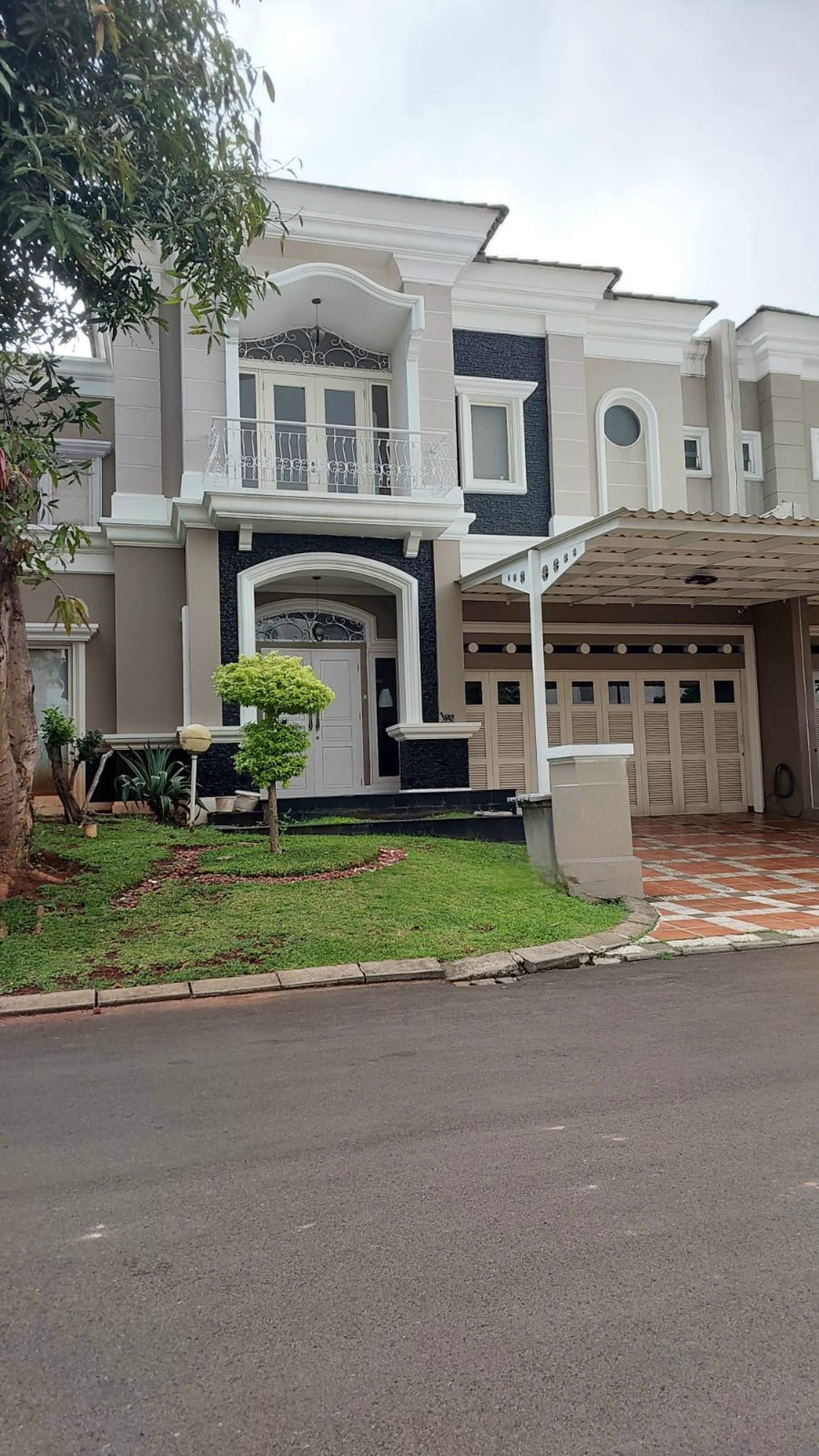 Dijual Rumah Cluster Mewah di tepi Lapangan Golf Pondok Hijau Golf dengan Harga Menarik