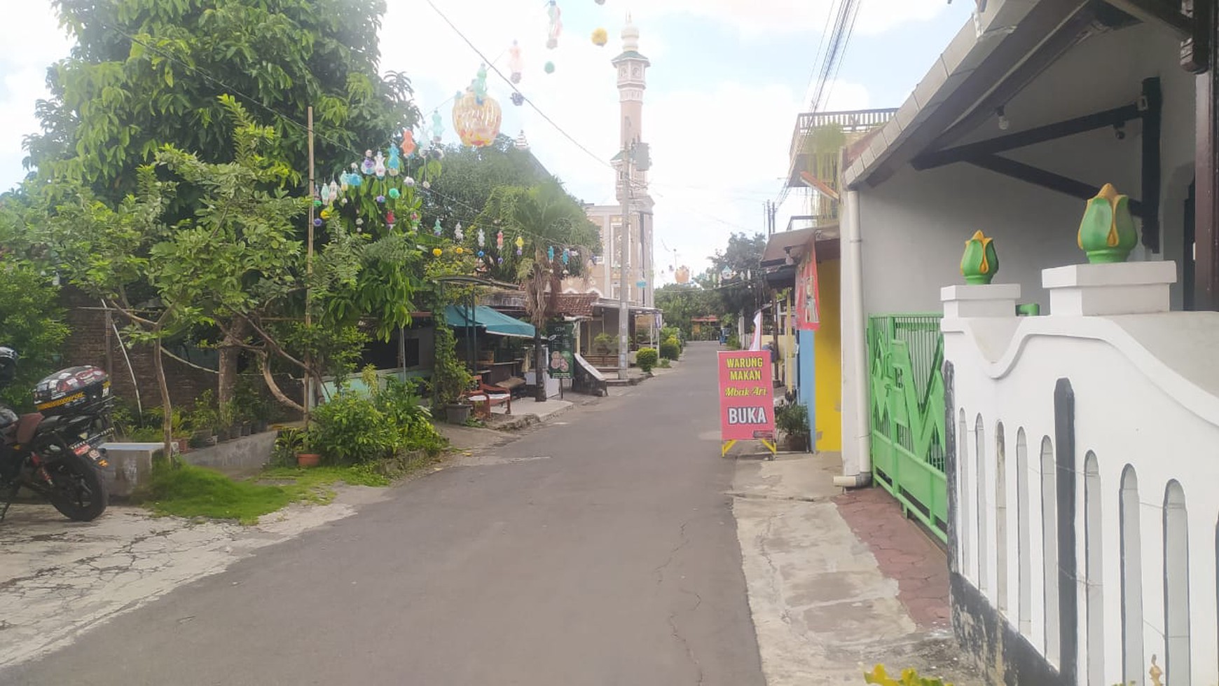 Rumah Tinggal 6 Kamar Lokasi Dekat Kebun Binatang Gembira Loka