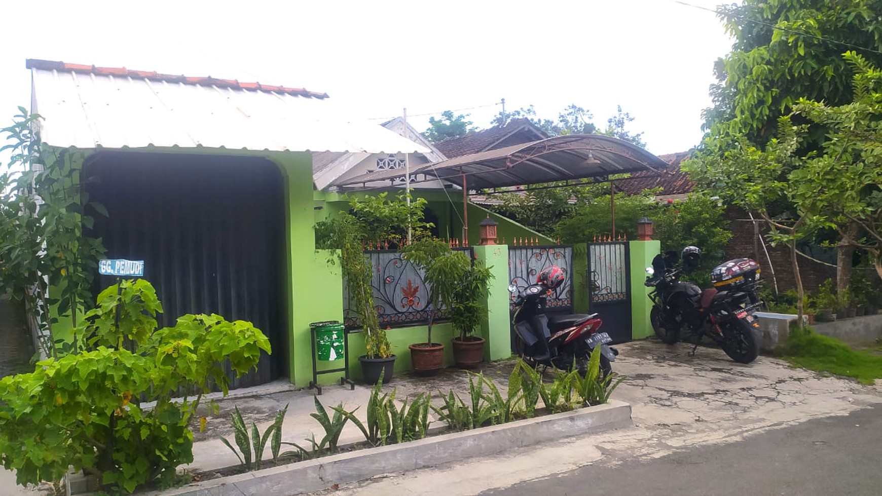 Rumah Tinggal 6 Kamar Lokasi Dekat Kebun Binatang Gembira Loka