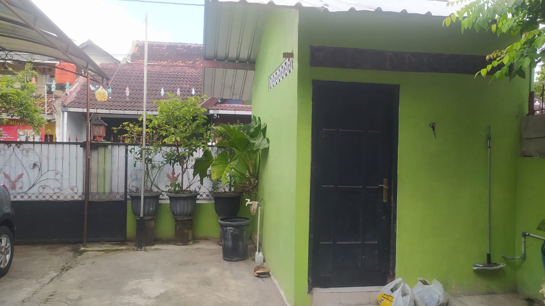 Rumah Tinggal 6 Kamar Lokasi Dekat Kebun Binatang Gembira Loka