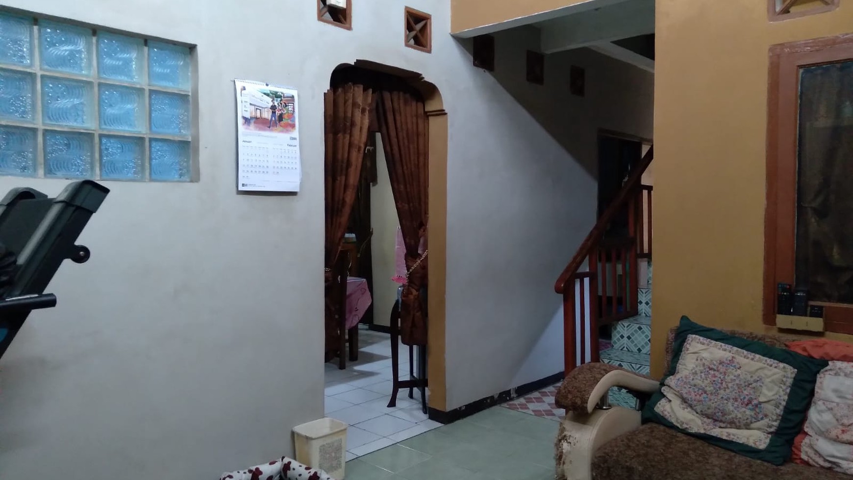 Rumah Pinggir Jalan Daerah Ramai Cocok untuk Usaha