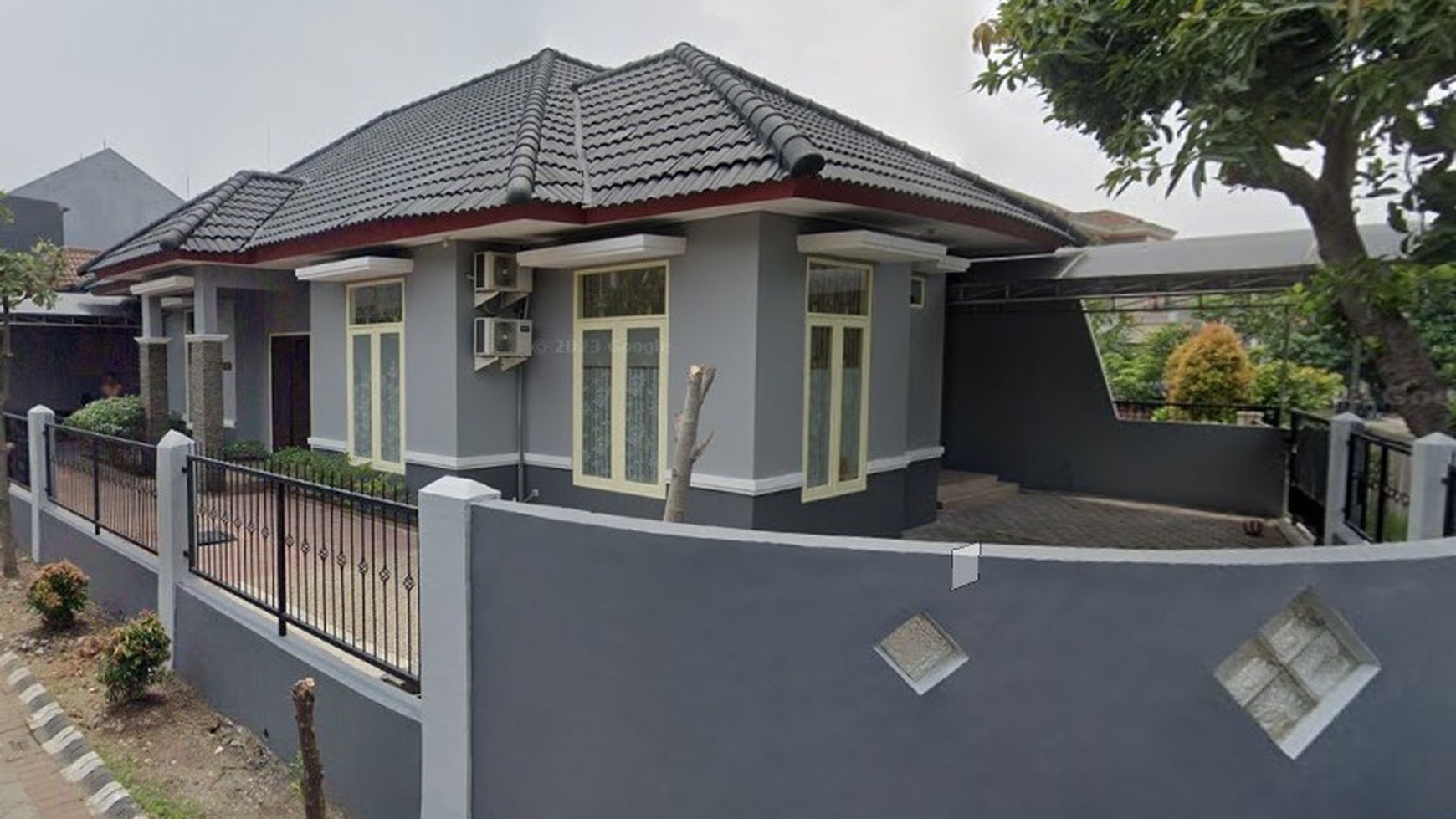 Rumah Asri Palm Spring Regency Jambangan Ternyaman se Surabaya