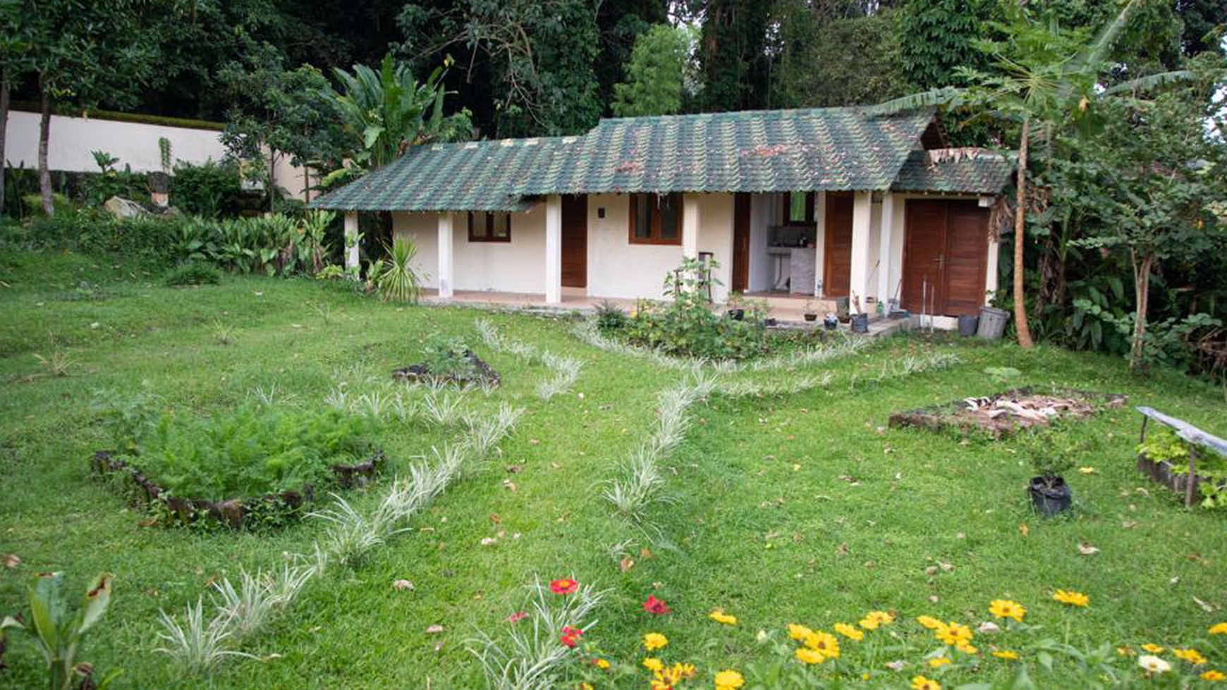 Leasehold - Tranquil Retreat Serene Cottage Living Amidst Nature's Embrace