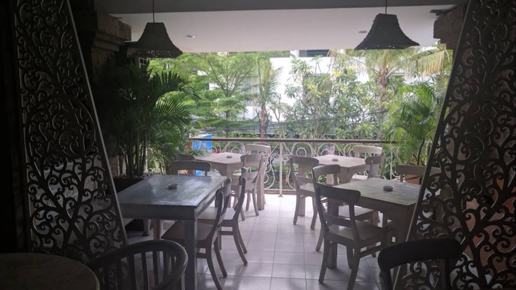 Shop for rent in main road Legian