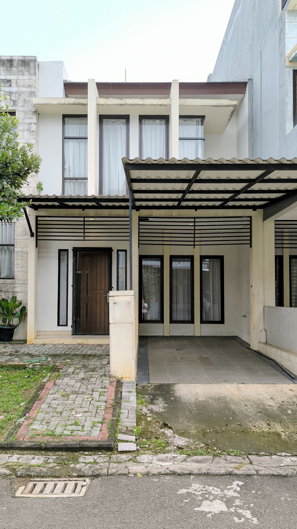 Rumah Bagus Di Cluster Emerald Terrace Bintaro Sektor 9.