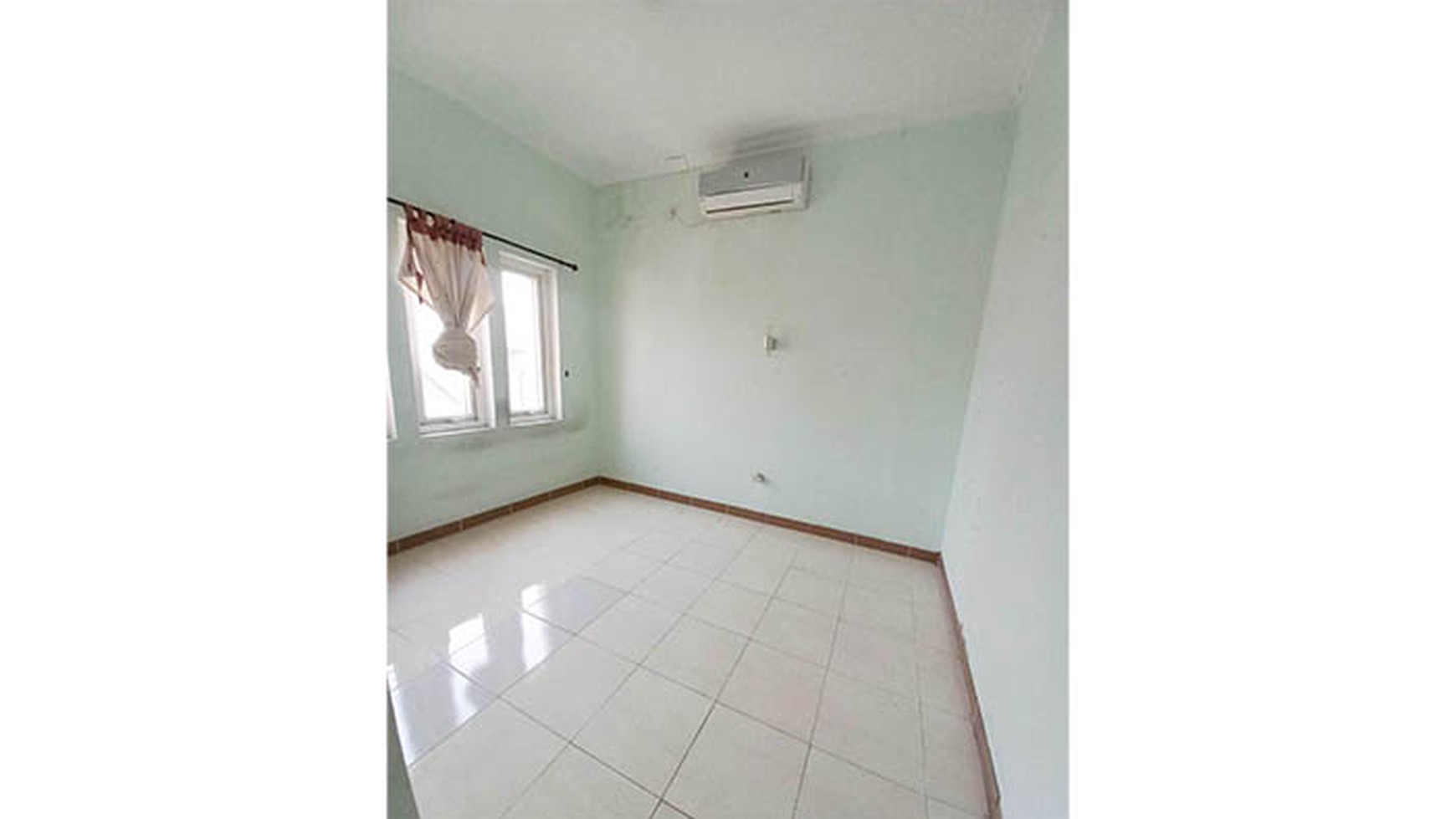 Rumah Kelapa Hibrida, Kelapa Gading Luas 6x15m2