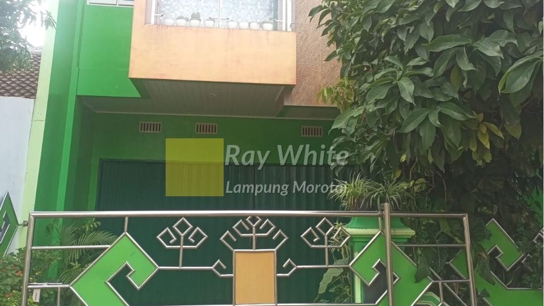 Rumah 2 Lantai 7 Kamar Tidur di Perum Bukit Kemiling Permai