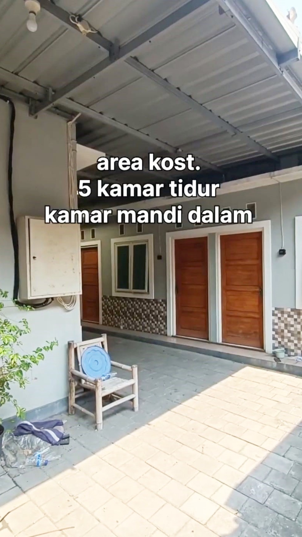 Rumah di Jalan Raden Wijaya Mojokerto, Strategis Dekat RSU Gatoel, Cocok untuk usaha Kost2an dsb, Nol Jalan Raya