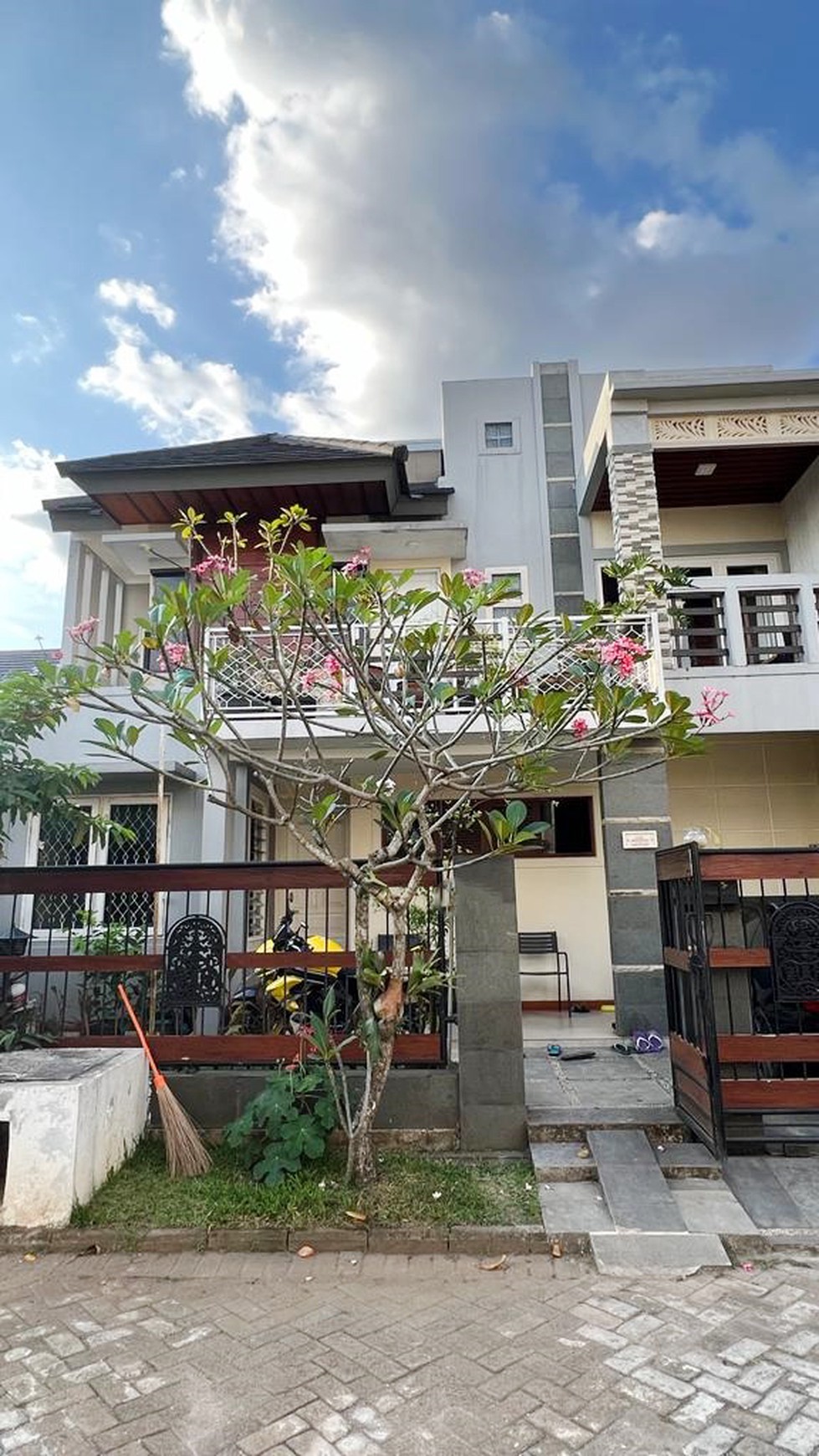 Rumah Bagus Di Gardenia Estate Ciputat Tangerang Selatan