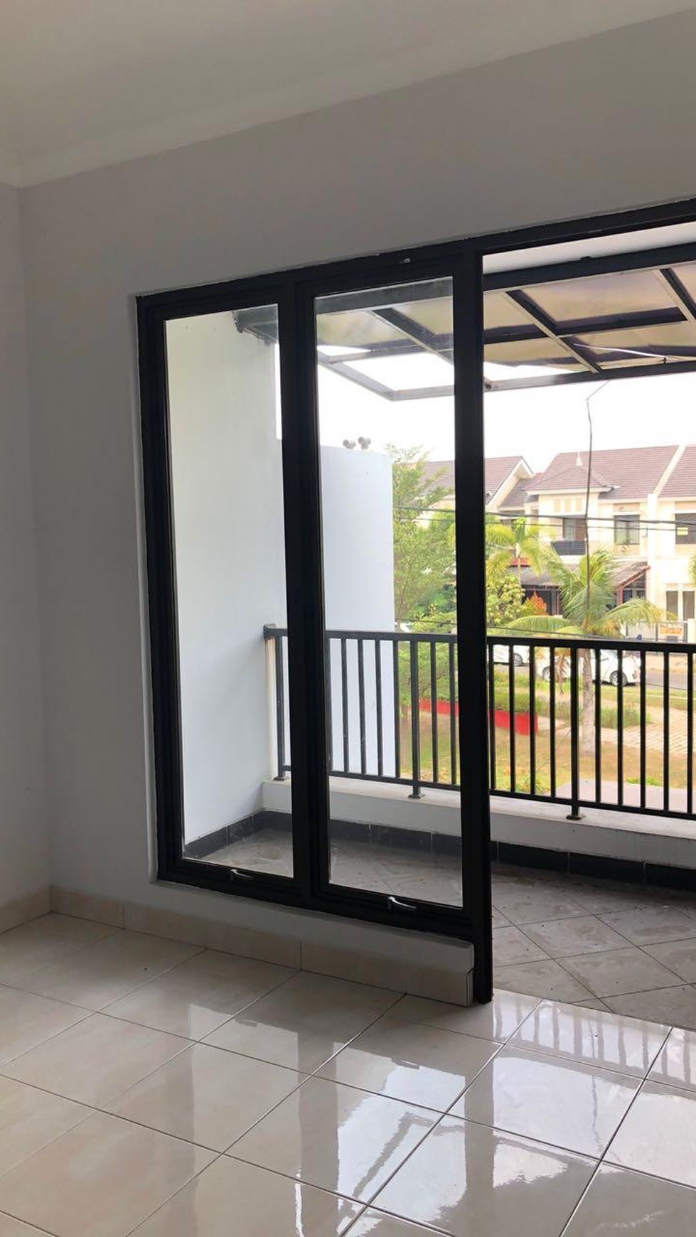 Dijual rumah full renov cluster Aralia di Harapan indah, Bekasi Barat