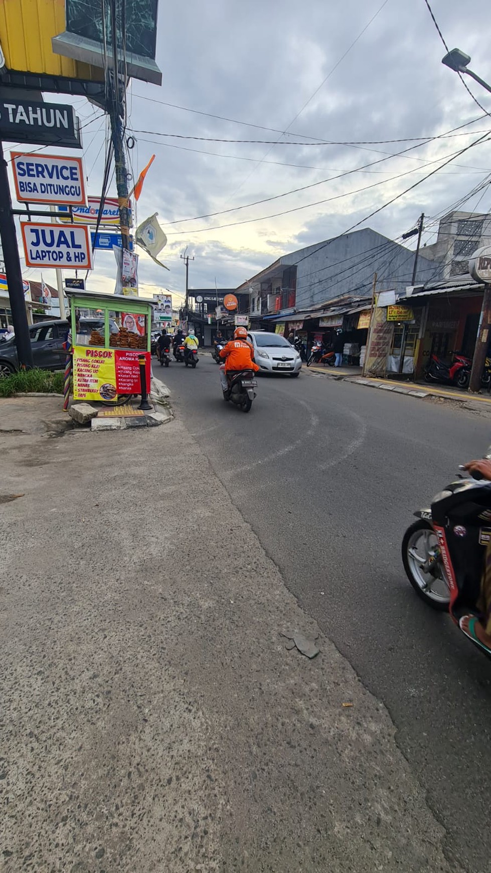 Rumah Pinggir Jalan Di Jl Raya Ceger Pondok Aren Tangerang Selatan