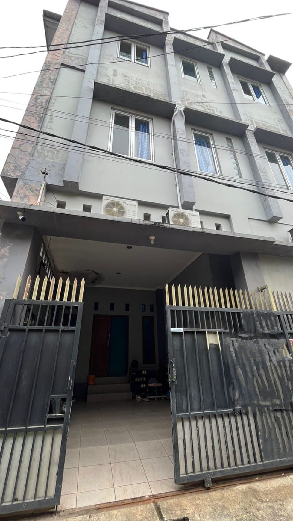 Rumah Kos Kosan Di Khesy Putri, Jl Poncol Indah Cirendeu Jakarta Selatan