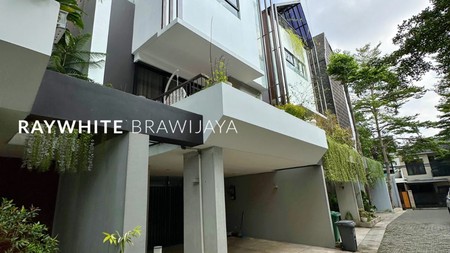 Townhouse dalam Cluster Lingkungan Tenang Area Bangka Kemang