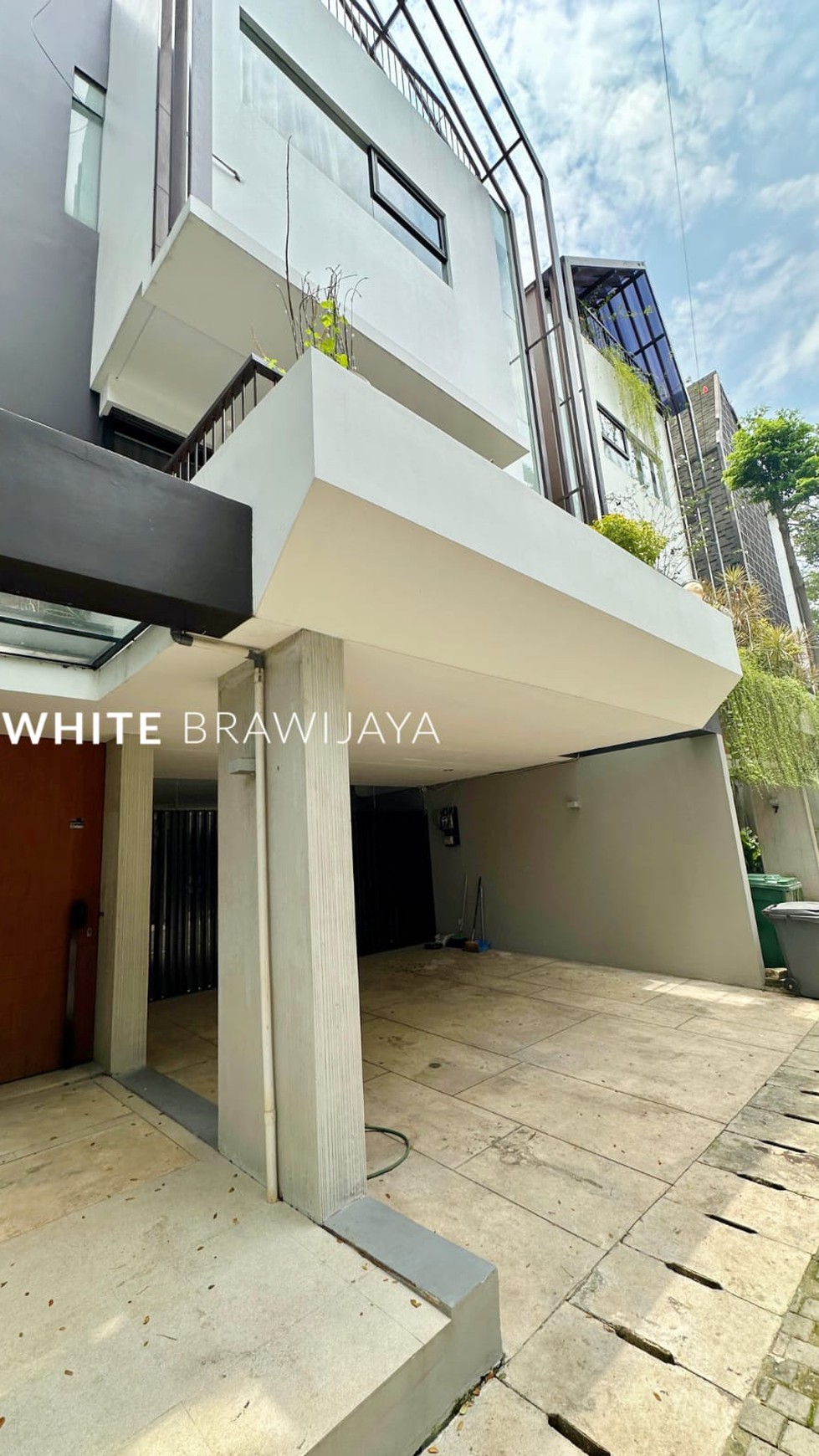 Townhouse dalam Cluster Lingkungan Tenang Area Bangka Kemang