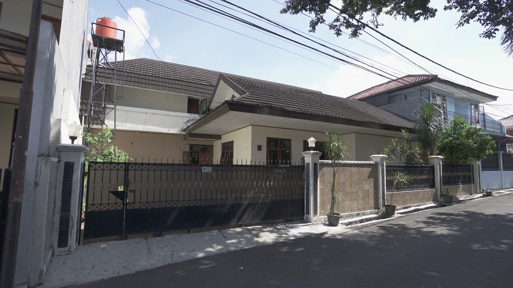 Rumah Lokasi Tengah Kota di Tebet, Jakarta Selatan