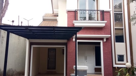 Rumah Cantik Siap Huni di Taman Crystal 2, Gading Serpong