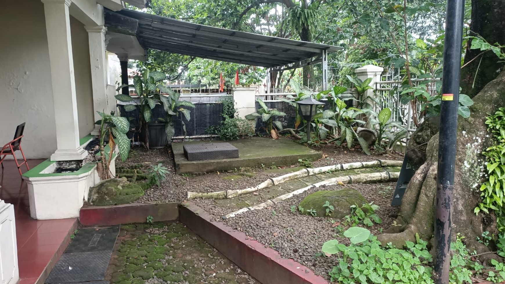 Di Jual Rumah Tua Hitung Tanah di Jl Samboja Komplek Kota Paris Bogor Barat