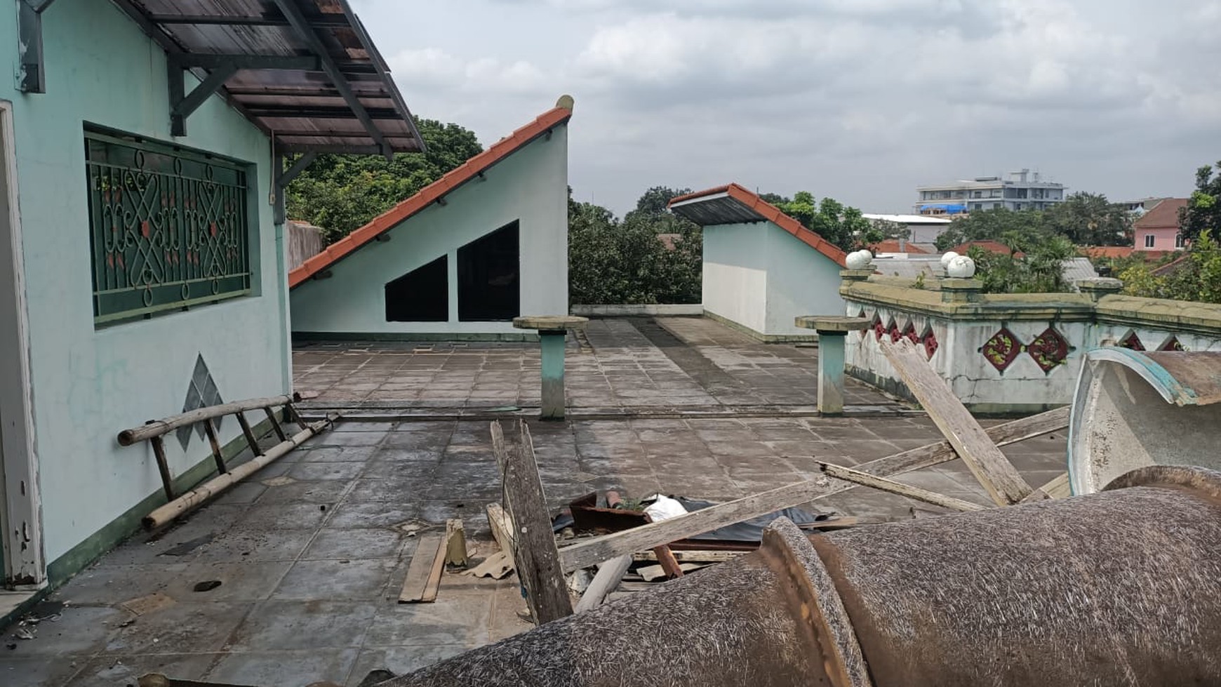 Di Jual Rumah Tua Hitung Tanah di Jl Samboja Komplek Kota Paris Bogor Barat