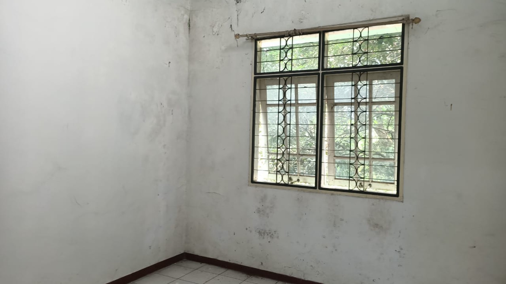 Di Jual Rumah Tua Hitung Tanah di Jl Samboja Komplek Kota Paris Bogor Barat