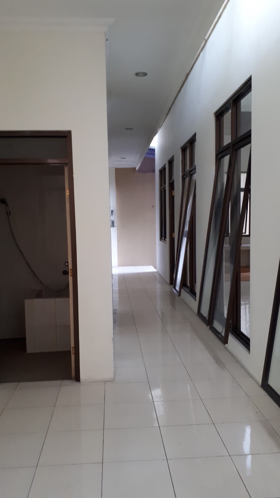 Rumah 2 Lantai Dalam Perum Shangrila Lokasi Dekat Jogja City Mall 