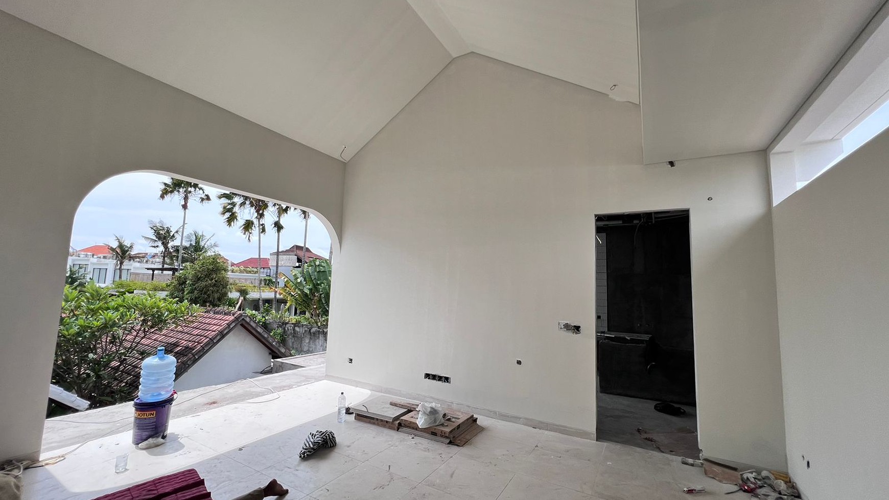 For leasehold - Villa in the heart of Berawa, Canggu