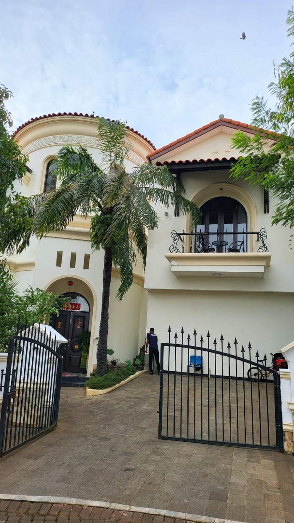 Rumah mewah 2 lantai, Lokasi dekat Dermaga di Pantai Mutiara 
