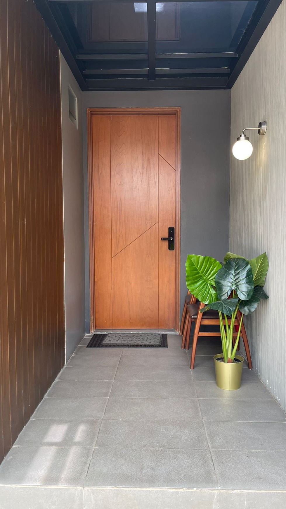 Rumah Cantik dengan Design Minimalis Modern dan Siap Huni @Rempoa