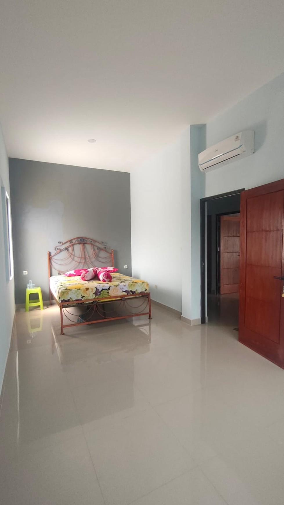 Flash Sale. Rumah hoek Villa Melati Mas Vista, Serpong Utara