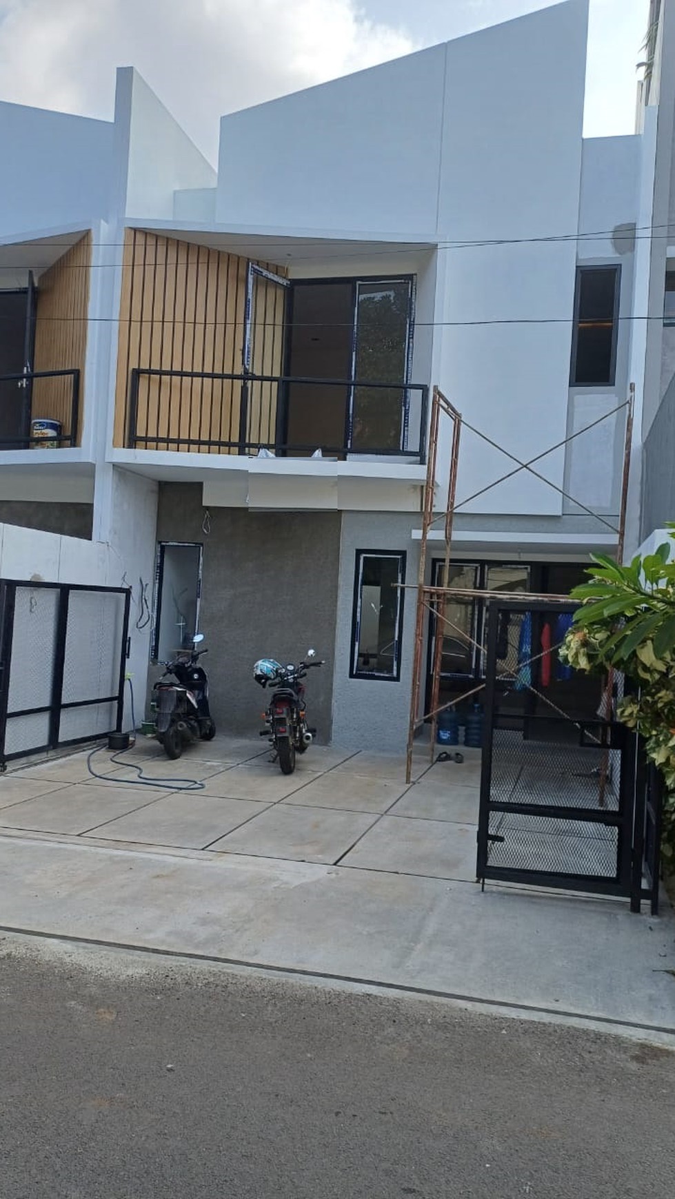 Rumah Brand New, Bagus Siap huni, lokasi strategis di Bintaro