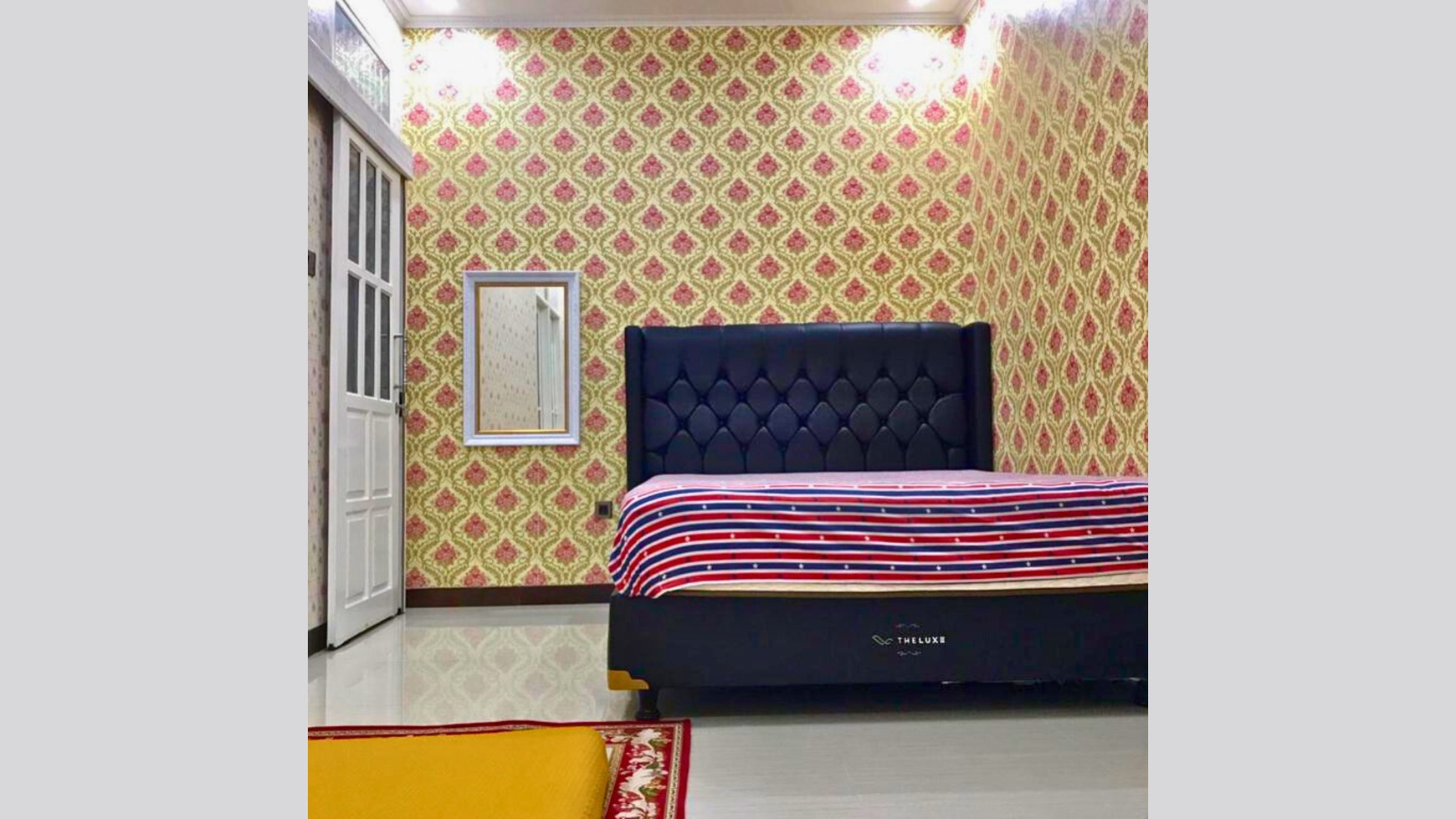 RUMAH SEMI FURNISHED DENGAN LANTAI GRANIT DI LOKASI YANG NYAMAN DAN ASRI