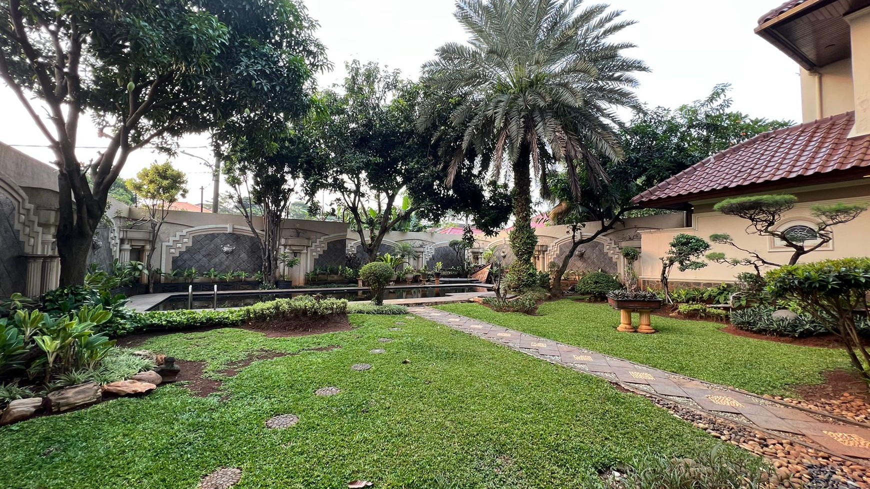 Dijual Rumah Mewah Siap Huni Semifurnish di Kemang 