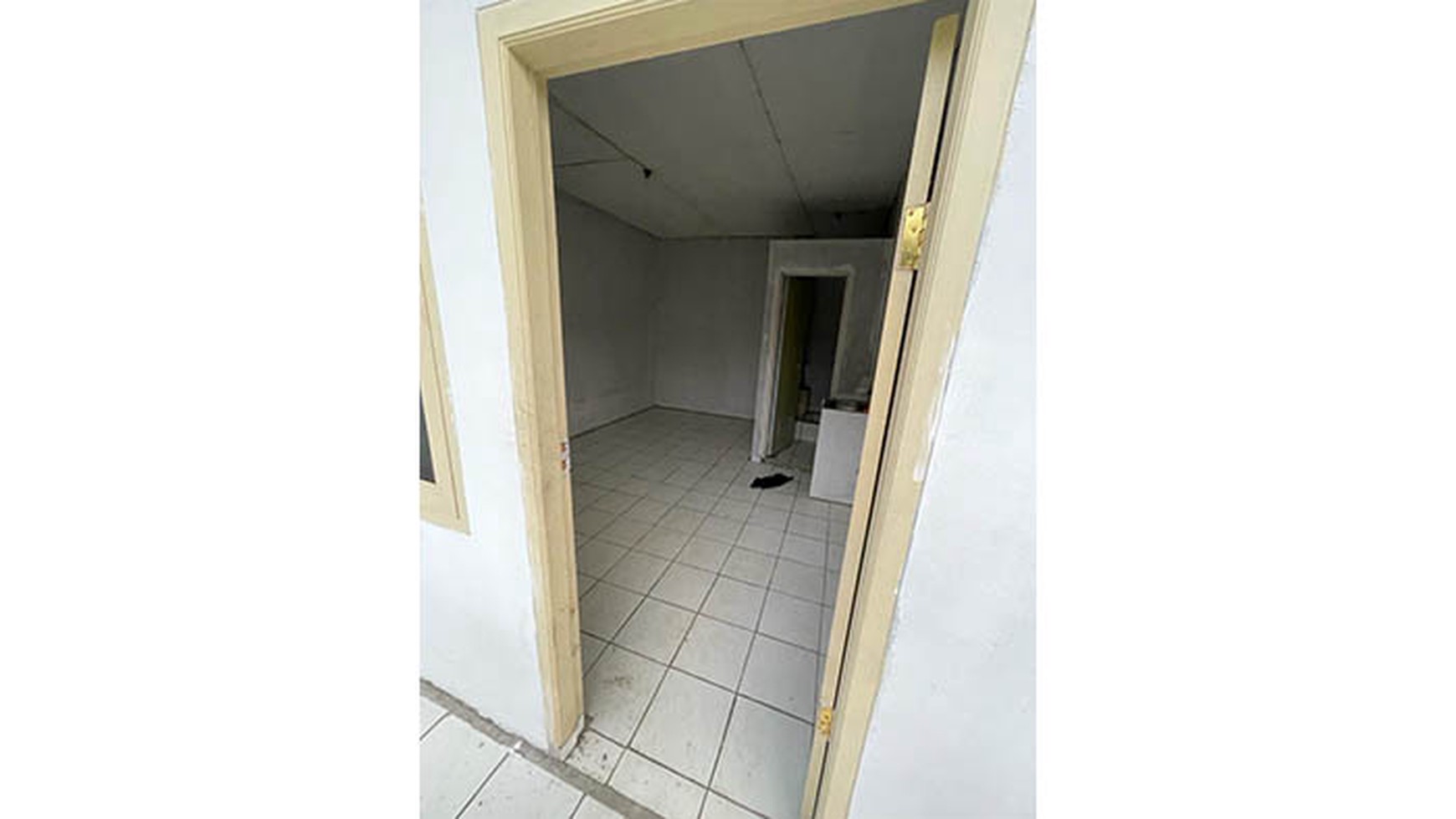 Rumah Kotrakan 10 Pintu, Jl Jambe, Tangerang