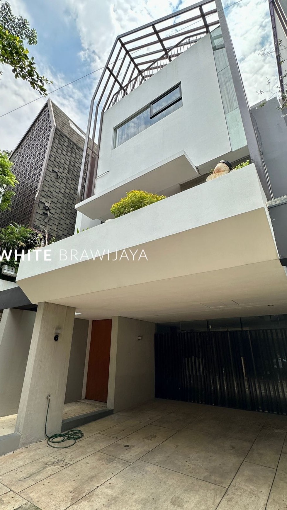 Townhouse Siap Huni Lingkungan Tenang Area Bangka Kemang