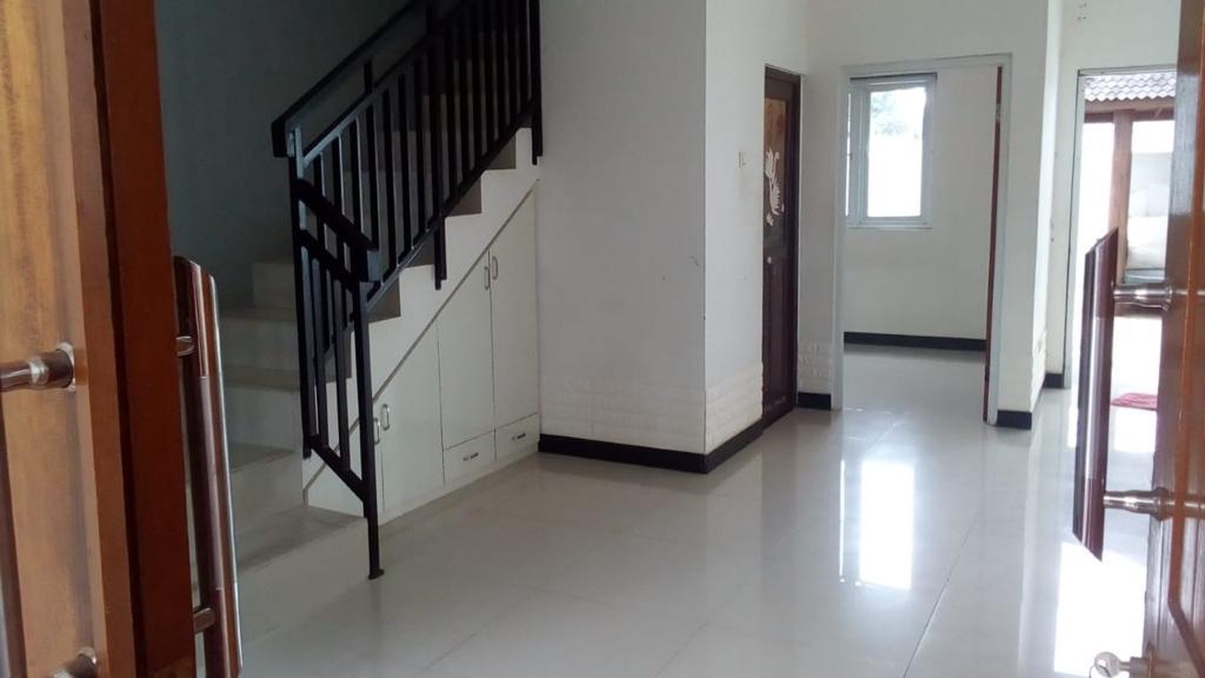 Dijual rumah semi furnished di Meruyung Depok 