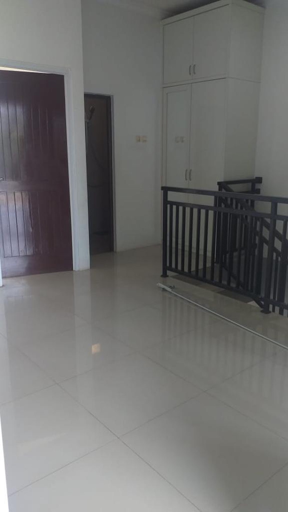 Dijual rumah semi furnished di Meruyung Depok 