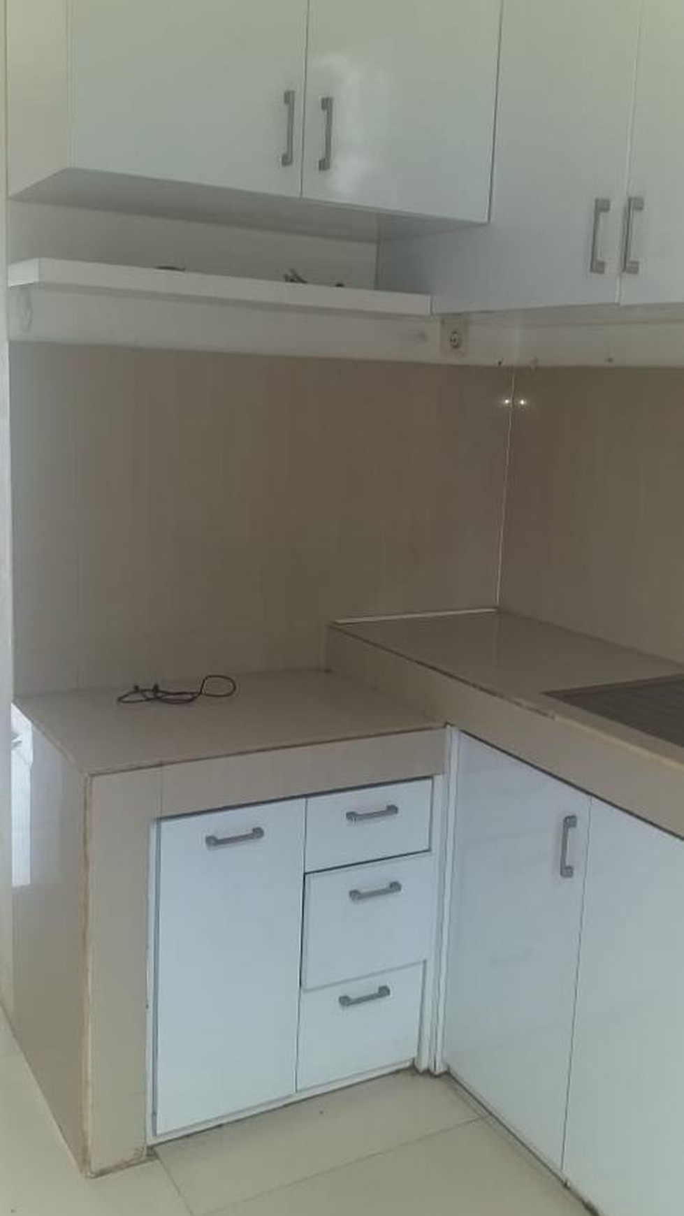 Dijual rumah semi furnished di Meruyung Depok 