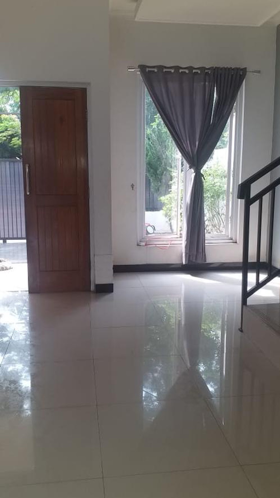 Dijual rumah semi furnished di Meruyung Depok 