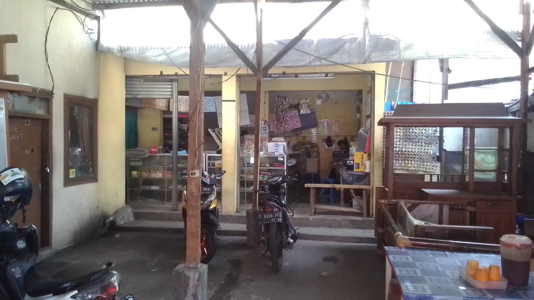 Dijual Ruko dengan Kos-kosan Lokasi Strategis Pinggir Jalan Raya @Bandung