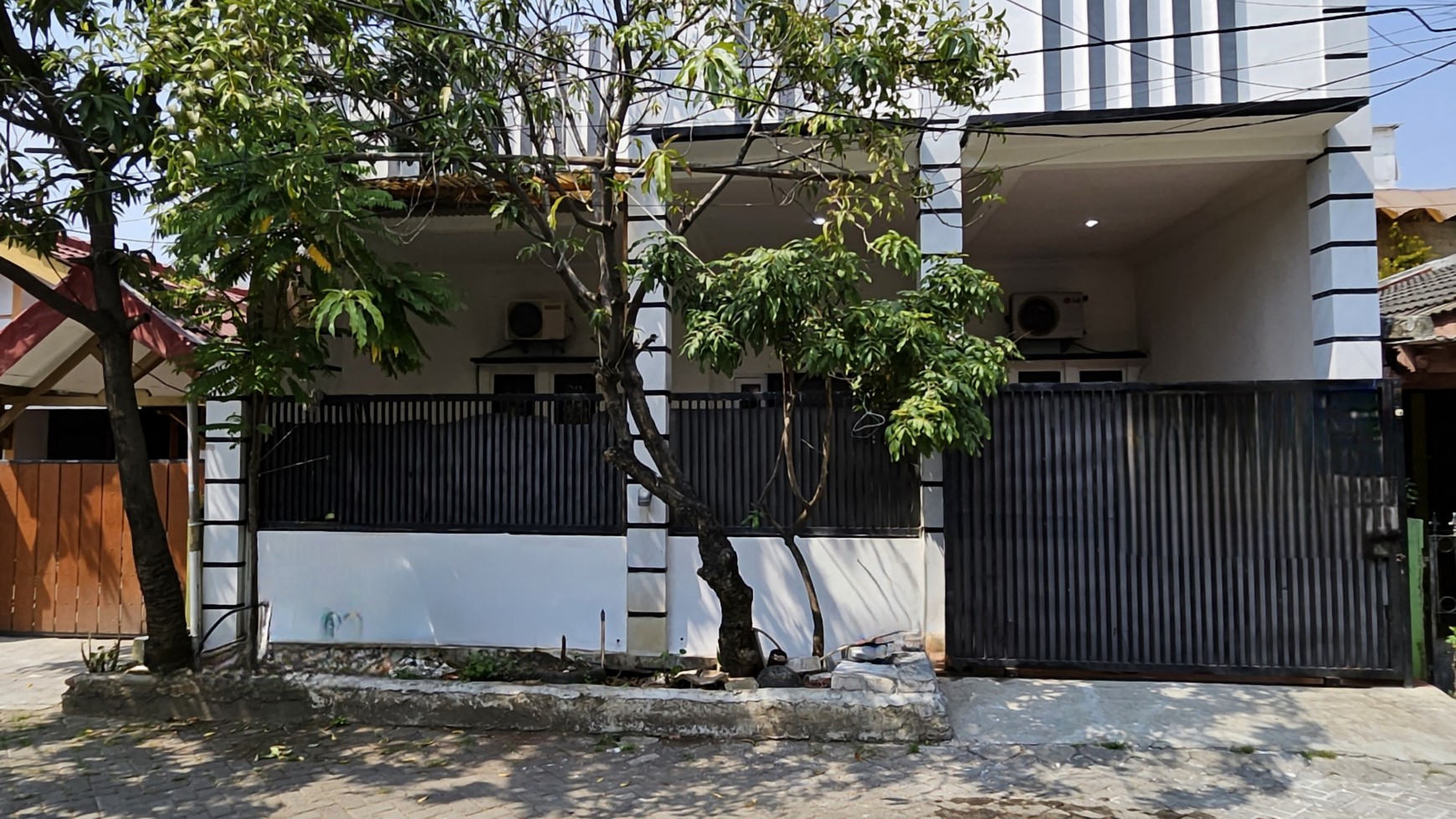 Rumah dijual di Harapan Indah Bekasi Murah Bagus 