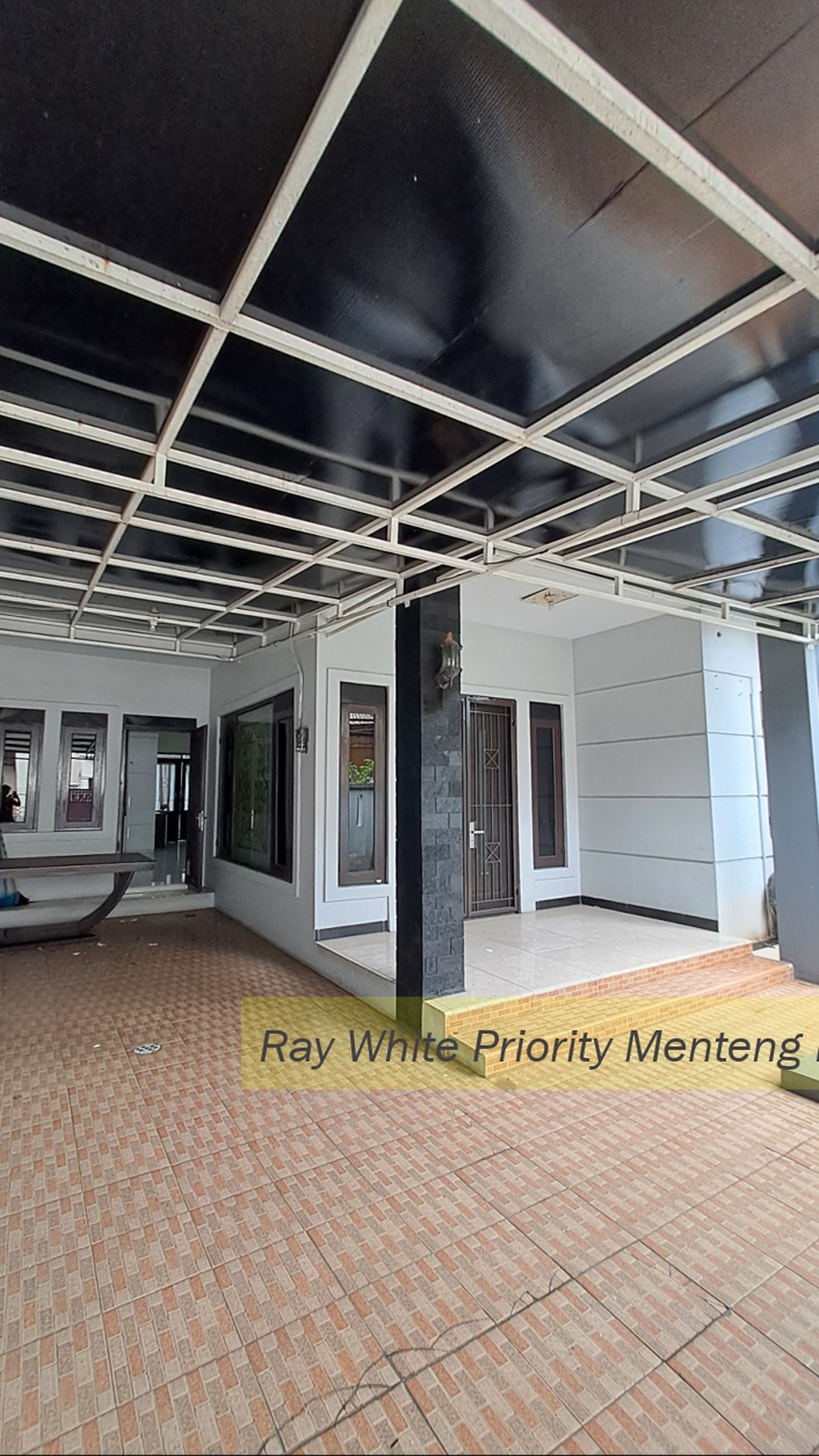 Rumah Minimalis Semi-Furnished dengan Lokasi Strategis di Islamic Village Karawaci, Tangerang