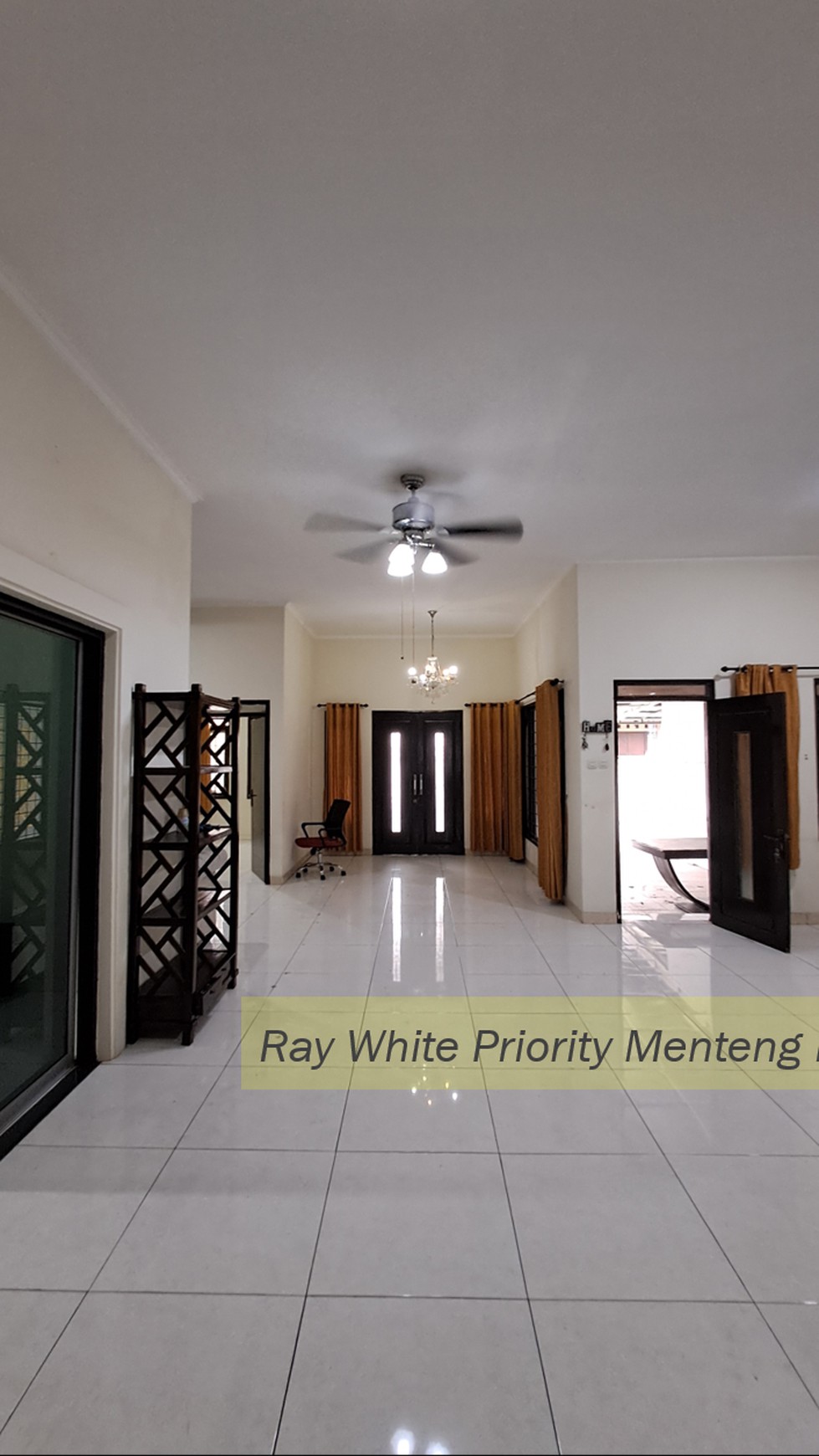 Rumah Minimalis Semi-Furnished dengan Lokasi Strategis di Islamic Village Karawaci, Tangerang