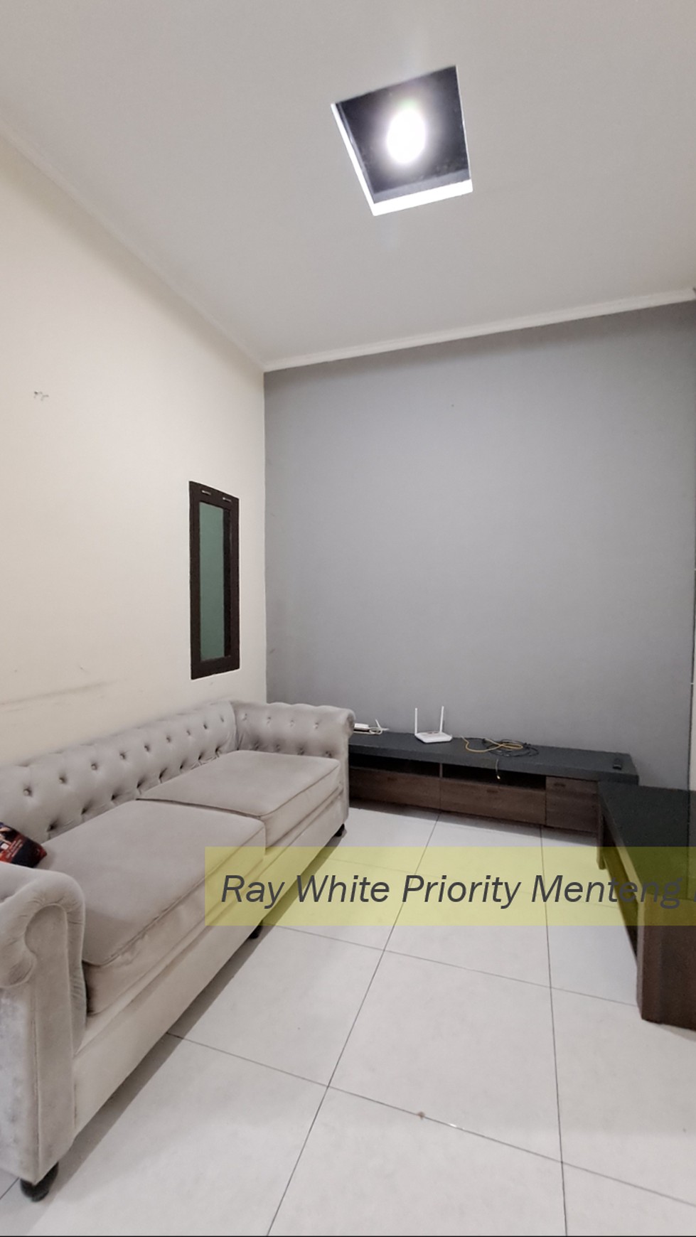 Rumah Minimalis Semi-Furnished dengan Lokasi Strategis di Islamic Village Karawaci, Tangerang