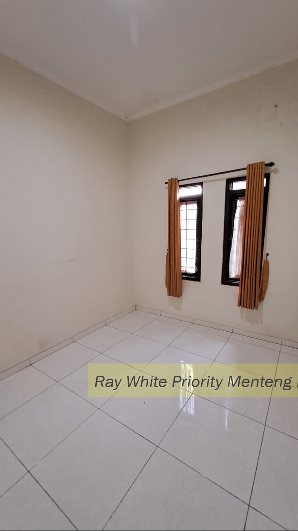 Rumah Minimalis Semi-Furnished dengan Lokasi Strategis di Islamic Village Karawaci, Tangerang