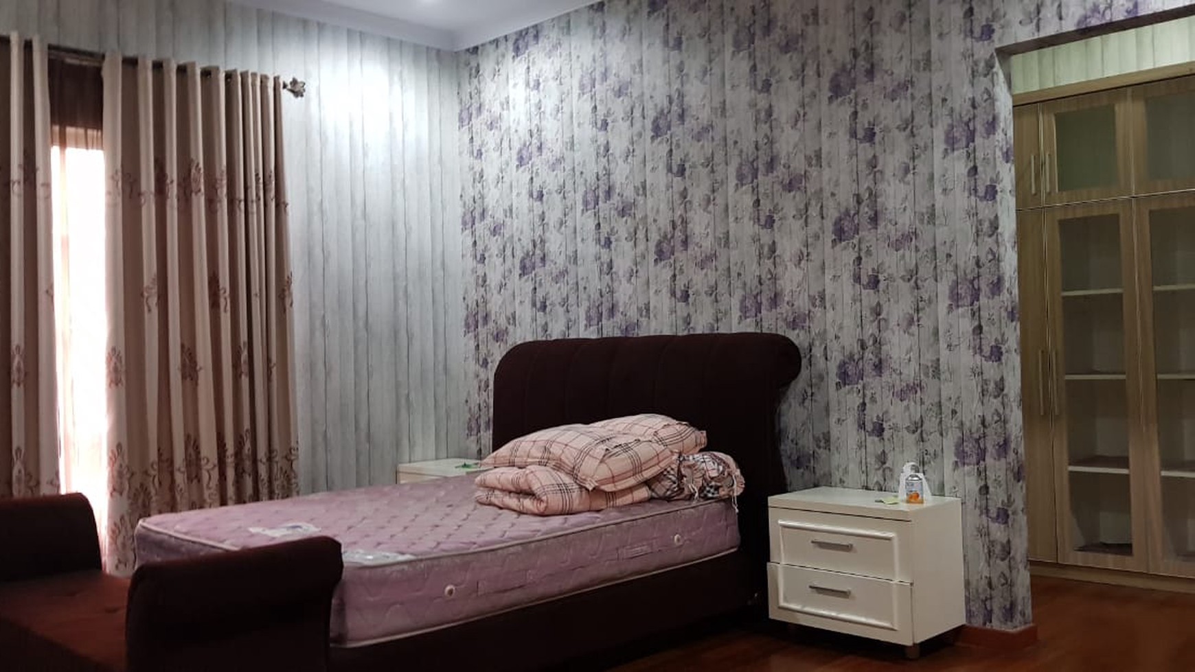 Rumah Bagus Siap Huni Fully Furnished di Graha Taman, Bintaro Jaya Sektor 9