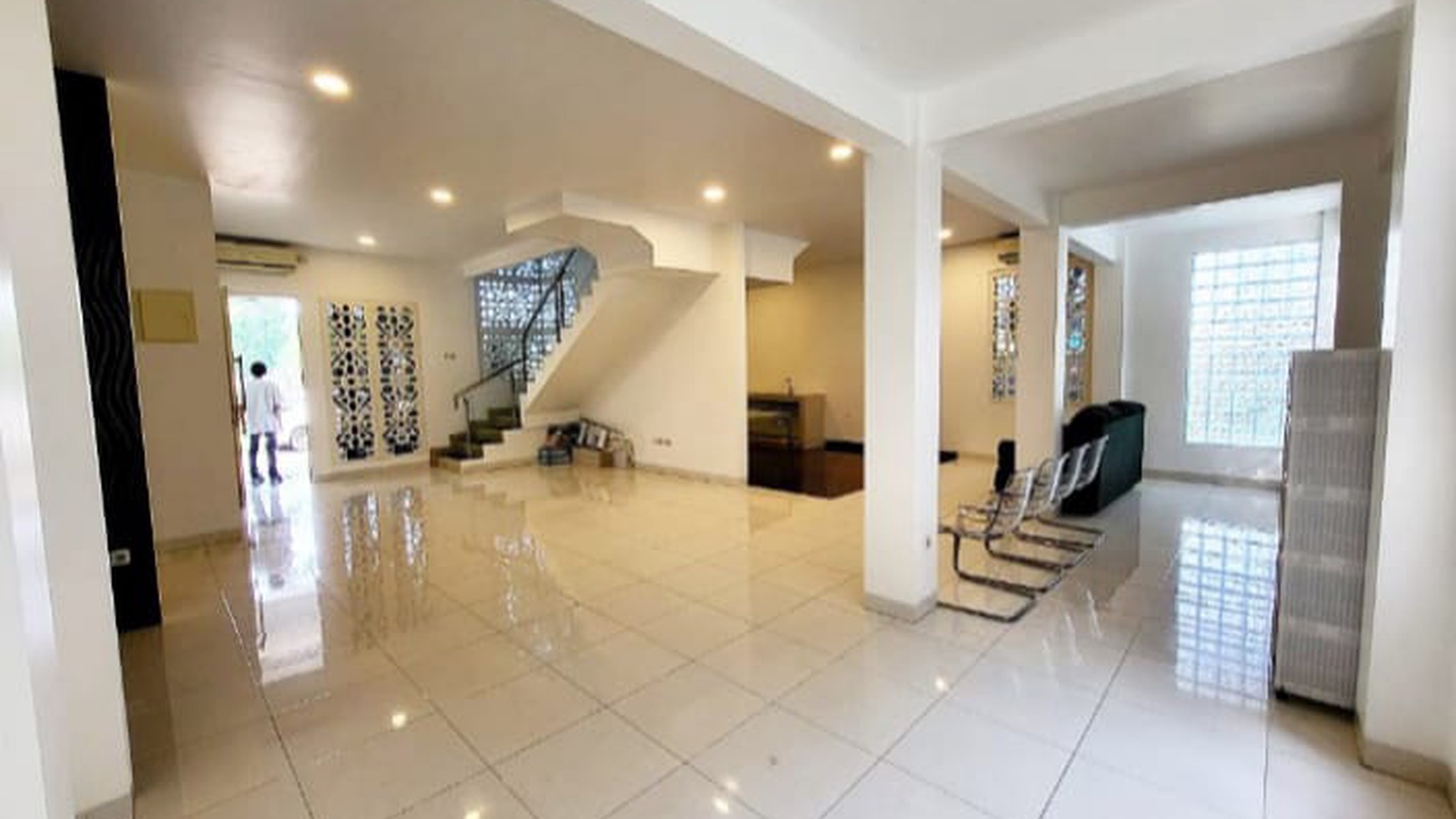 Rumah di Discovery Bintaro, Hoek,pool, harga 3M an di Sektor 9 Bintaro