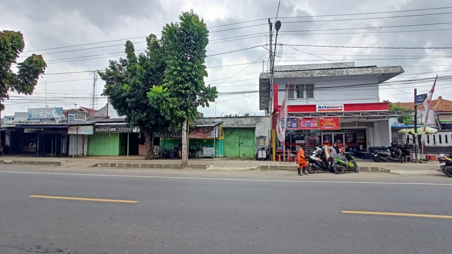 Rumah dan Ruang Usaha, di mainroad Jl. Raya Utara, Wangon, Banyumas