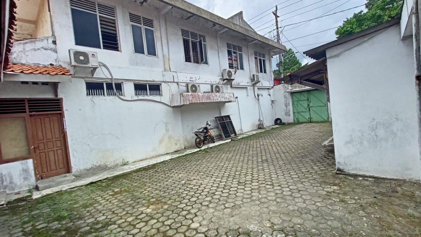 Rumah dan Ruang Usaha, di mainroad Jl. Raya Utara, Wangon, Banyumas