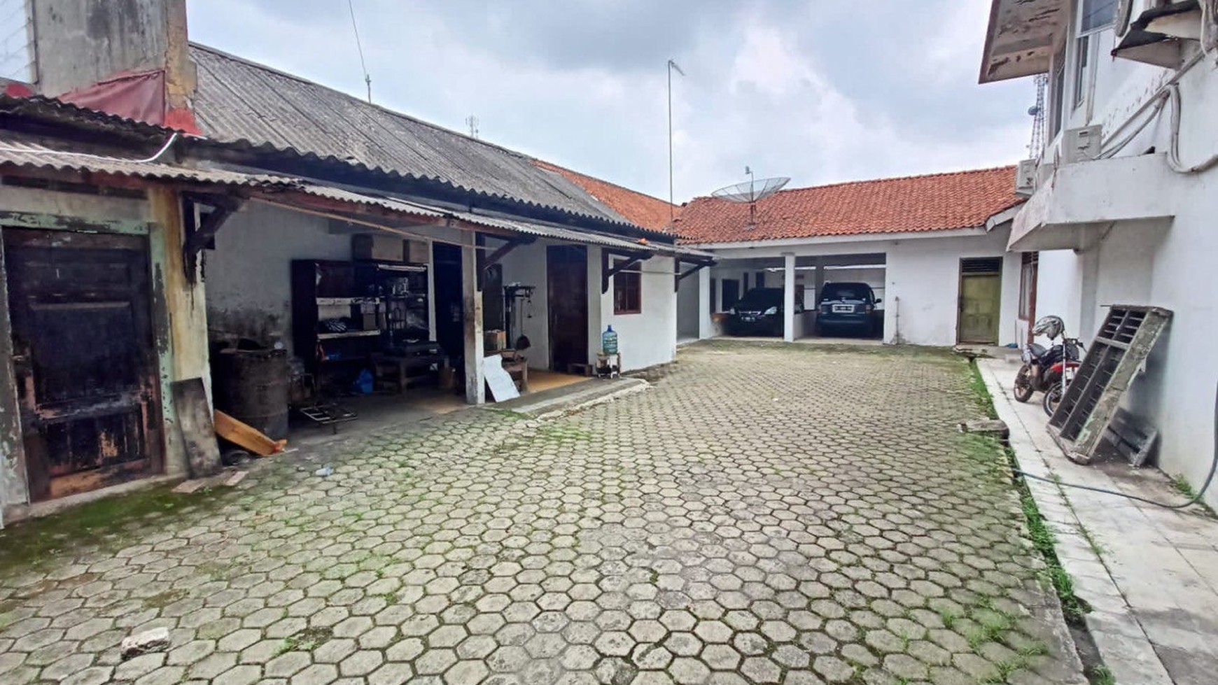 Rumah dan Ruang Usaha, di mainroad Jl. Raya Utara, Wangon, Banyumas