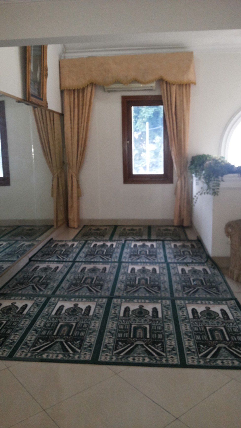 Rumah disewakan Kebayoran Baru Jakarta Selatan